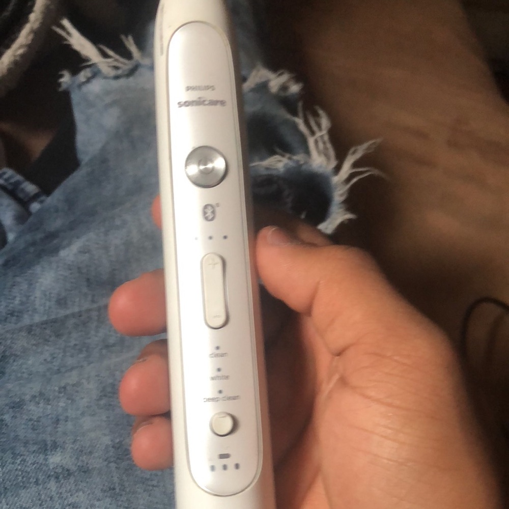 Phillips sonicare toothbrush